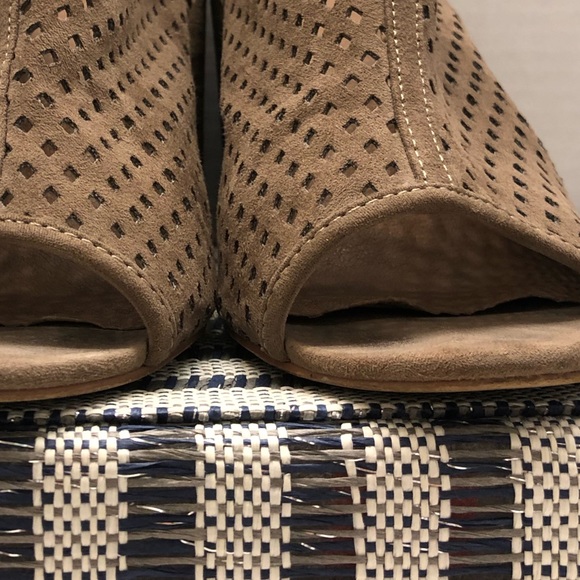 Super Cute Wedges - Picture 12 of 14